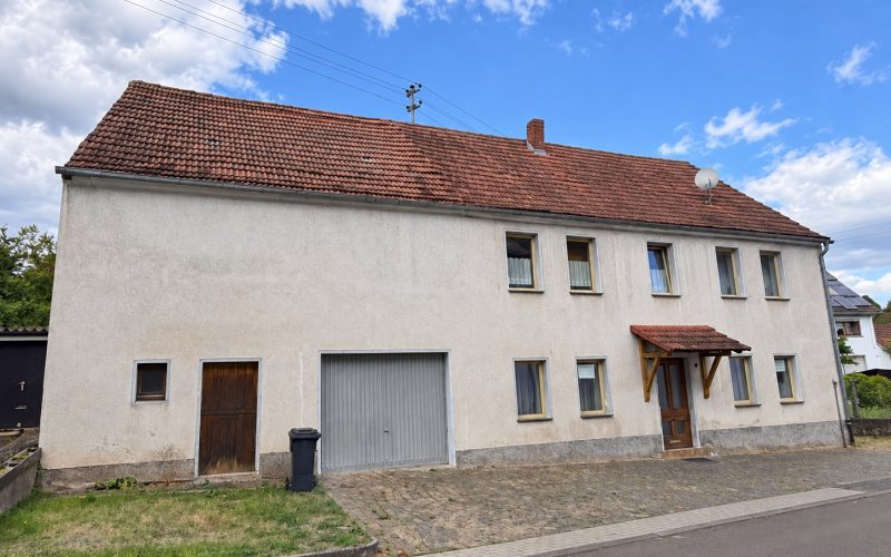 Straßenansicht aus südlicher Richtung