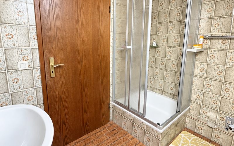 Badezimmer im DG
